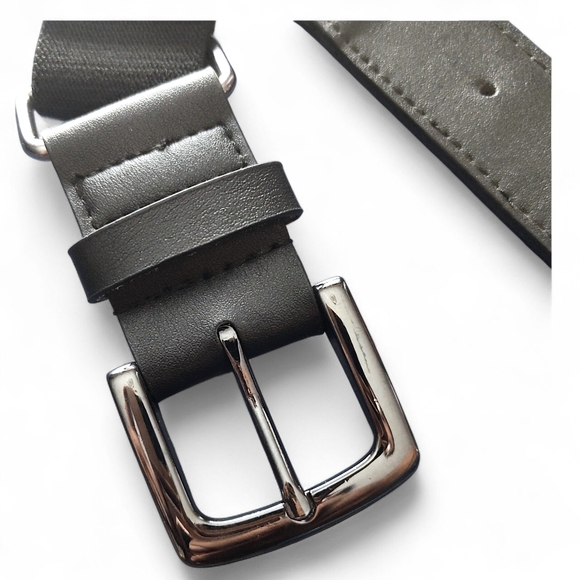 Nike Men's Belt in Black and Silver - Picture 6 of 10